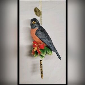 The Danbury Mint 2009 Annual Songbird Ornament A Robin's Landing Ornament
